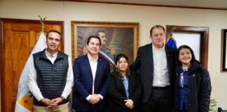 ALCALDE DE BULNES RECIBE AL MINISTRO DE VIVIENDA Y COORDINAN ACCIONES EN RECONSTRUCCIÓN Y CAMPAMENTOS